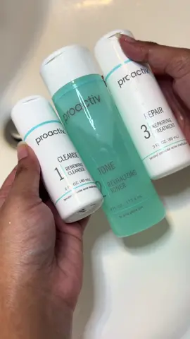 Struggling with acne? We have the solution aka the Proactiv Solution 3-Step Routine 😏 Sit back, relax and trust the process 😌