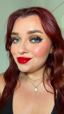 always 💋 #makeup #holidaymakeup #holidaytiktok #makeuptransition #holidaymakeupideas #christmasglam #redlipglam #atlmua #muasoftiktok #roadto5k #followme #atlantacontentcreator #beautyinfluencer #tiktoker #makeupforblueeyes #blueeyes #redlip 
