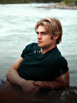 cole is so conrad coded #mylifewiththewalterboys #mlwtwb #mlwtwbedit #colewalter #jackiehoward #jackieandcole 