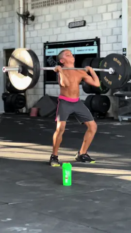 Virando carga de segurança 65kg clean & jerk. Tmj #corrida #lpo #crossfit #brasil🇧🇷 #bodybuilding #run @Absolut Nutrition 
