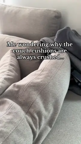 Just call him the pillow crusher…😏 #dallyboy #dallasthepitbull #pitbullsoftiktok #pillowcrusher #pittylove #americanpitbullterrier #americanstaffy 