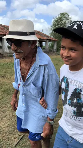 Boneco de pano chegar em sua fazenda #video #viral #vaquero 