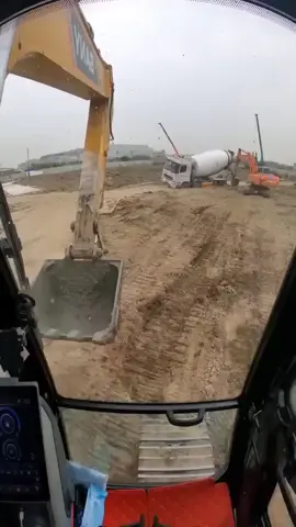 beku gari 25 excavator, sound ngakak🤣😂#escavator #operator #tambang #tambangbatubara #pt#pamapersadanusantara #viral 