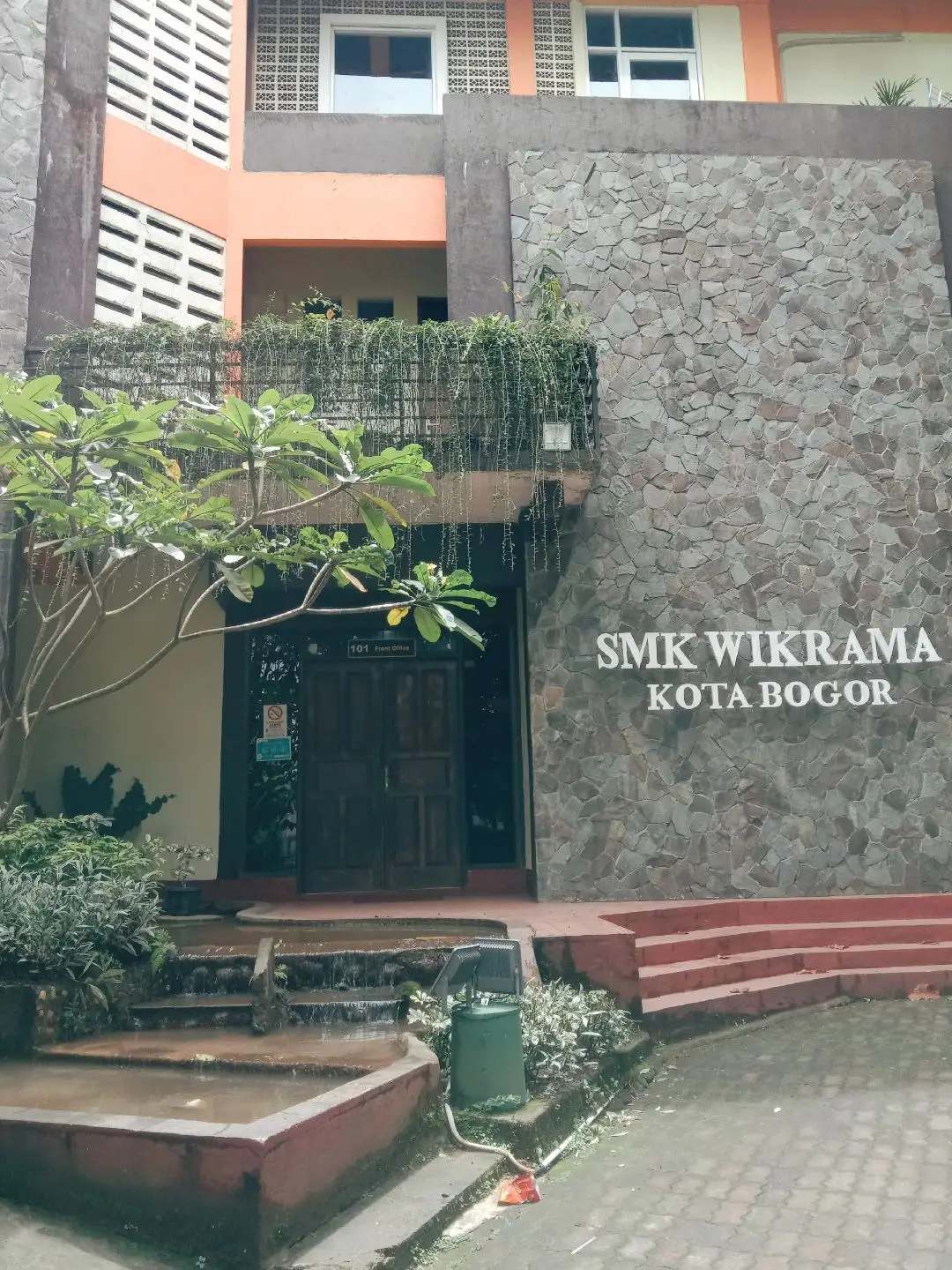 Random pics of Wikrama Vocational School ❗😮‍💨💥💌 #fyp #fypシ #capcut #sekolah #wikrama #wikramabogor #bogor #jawabarat #sekolahkejuruan #bdp #bdpwikrama #bdpwikramabogor #kotahujan #fotorandom #aesthetic #sekolah 