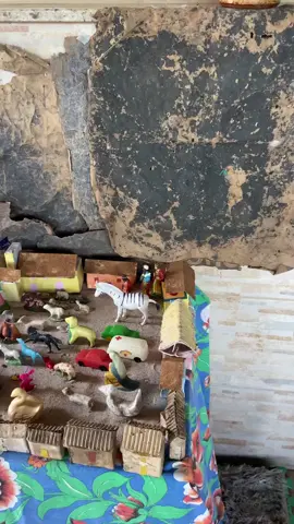 Que saudades de montar o presépio com meu pai! Mas que privilégio montar ele com meus filhos! Tradição! 
