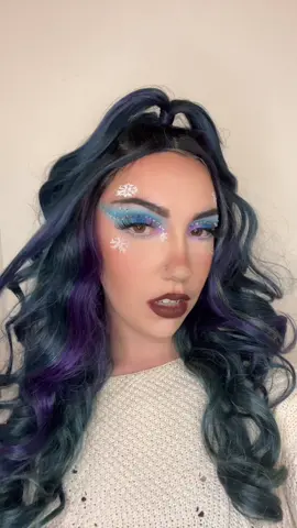 #wintermakeup #lacefront #bluehair #colorcontacts #snowflakemakeup 
