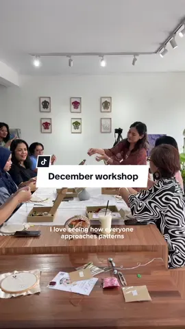Here’s a sign to start a new hobby in 2024 🪡 December workshop: Mini Floral Tote Bag  📍@corakandpattern bangsar ⏰ 30 December (Saturday, 12pm / 3pm sessions) 🏷 RM100/pax #fyp #embroideryworkshop #customgiftsideas #handmadeembroidery #craftactivity #thingstodoinkl 