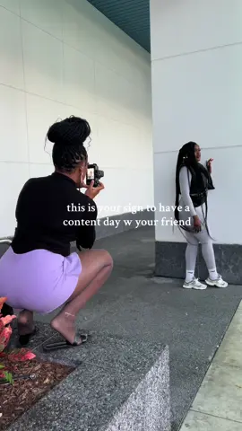 Two heads are just better than one especially when creating content.  #contentcreators #contentday #howtocontentcreator #contenttutorial #blackgirlcontent #thingstodowithfriends #blackgirluxury #minivlog #fyp #explore #trending 