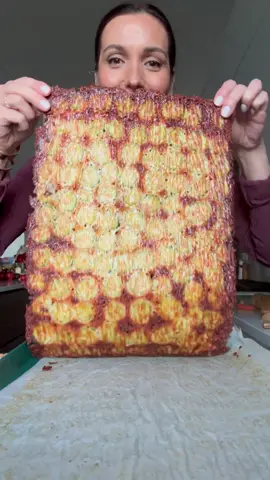 Brussels Sprouts Chips (full recipe is on: HungryHappens.Net) 