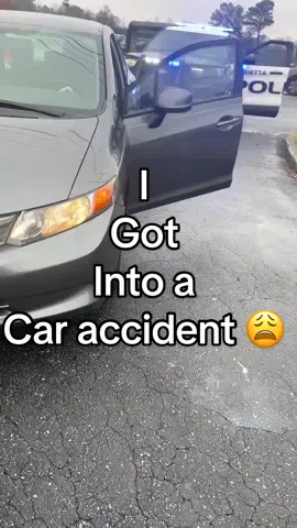 Can’t believe this happened right before Christmas 🥺🤯🚘 ##caraccident##inshock##atl##accident##icantbelieveit##police##ambulance