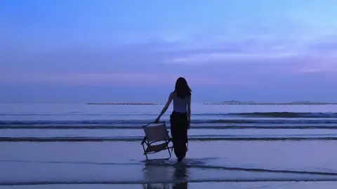 I really want to sit like this all the time without thinking about anything.#fyp #sea #movie #quiet #bule #tiktok #christmas 