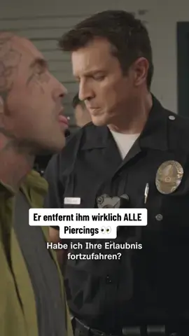 Tat das nicht weh? Die Staffeln 1 – 4 von „The Rookie“ findet ihr in der #ZDFmediathek. #TheRookie #Comedy #Piercing #Blaulicht