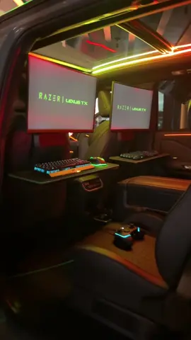 uhhh oops #droppedmywallet #lexus #razer #gaming #gamercar #lexustx #carsoftiktok 