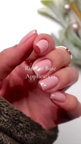💅🏼 When my Rubber Base lifts at the free edge it’s typically because I applied too thin. I like to “reverse” apply to control and add thickness to the free edge and holding my finger up to let gravity aid the self leveling towards the cuticle.  And you already know,my absolute favorite @nailzkatkat Rubber base in shade “Skin”  Link in bio ❤️ code BEELO10 saves 10%  •affiliate  #gelnails #rubberbase #rubberbasegel #gelpolish #gelmanicure #gelmani #diynails #nailsathome #nailjunkie #nailaddict #nailaddiction #natural #naturalnails #shortnails #quietluxury #nudenails #nailtutorial #nailtutorials #uñasbonitas #uñasperfectas #uñasnaturales #beginnernails #nailtok #dippowdernailsathome #dippowder #nailhacks #buildergel #biab #biabnails  Rubber Base vs Builder Gel