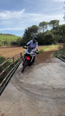 Las vacaciones le han sentado bien a la moto y a mi 😳🫶🏻 #africantwin #moto 