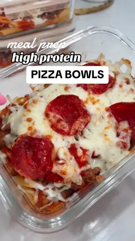 high protein meal prep that doesn’t taste like meal prep >>>  #highproteinmealprep #healthymeals #easymeals #pizzabowl #wintermeals #cottagecheesebowl 