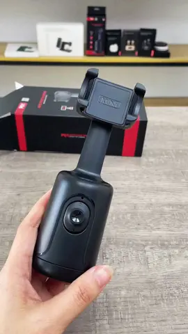Mobile phone auto following #chrismasgifts #mobilephoneholder #360degreerotatingphoneholder #3c #fyp 