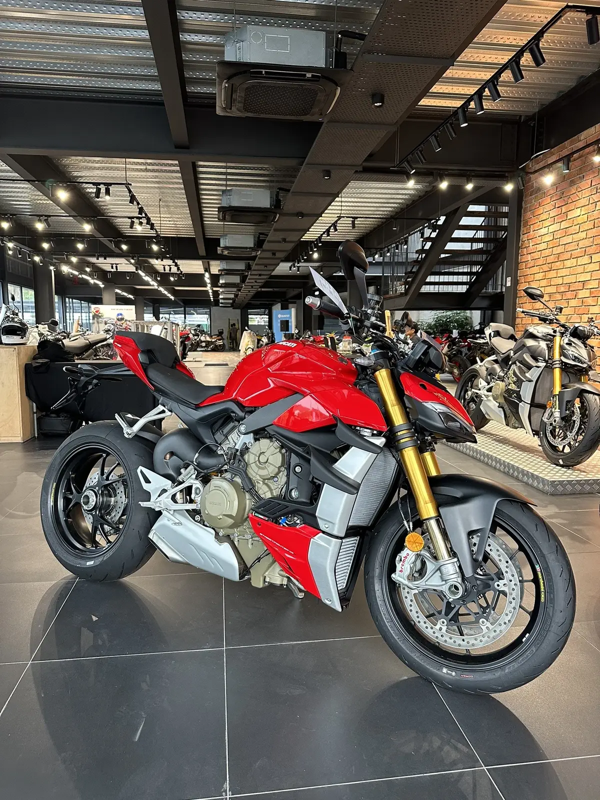 Ducati Streetfighter V4S 2023 Price OTR  #Ducati #V4S #Streetfighter #StreetfighterV4S #Panigale #PanigaleV4R #Superleggera #DucatiWelly #NazzRahman 