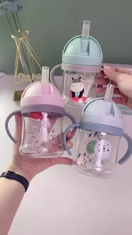 Sangat cocok buat belajar minum anak pake sedotan #rekomendasibotolminum #trainingcupbayi #botolminumsedotan #sippycup #botolminumlucu 