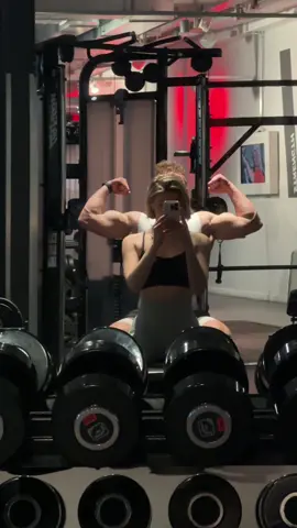 give me a big boy #bigboychallenge #gymcouple #couplechallenge #bigboy #givemeabigboy #GymTok #goviral #fyp