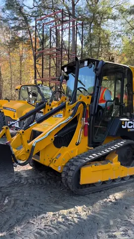 It’s the #backhoe everyone is talking about, the #JCB 1CXT! Another day, another demo.. check out these customers from our demo yesterday. We are seeing these units going into every branch of our customer base  from construction applications to agriculture and landscapers. Message us for a demo today!  #construction #agriculture #landscaping #machinery #jcbmachines 