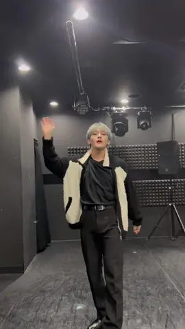 [#TikTok] 귀엽고 멋있고 다 하는 우리 막내🫳🖤 #세범 이의 #락 챌린지 ✌️ #WAKER #웨이커 #ウェイカー #고현 #KOHYEON #コヒョン #권협 #KWONHYEOP #クォンヒョプ #리오 #LEO #リオ #세범 #SEBUM #セボム #이준 #IJUN #イジュン #새별 #SAEBYEOL #セビョル #fyp #락챌린지 #LALALA_Challenge  #스트레이키즈 #StrayKids #ROCK_STAR #락  #shorts #reels 