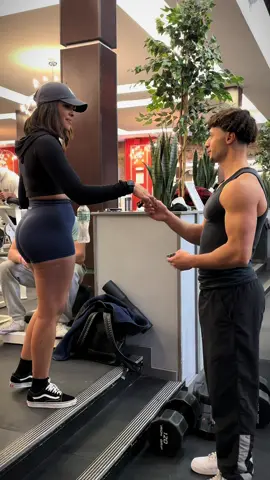 Beat Me At Any Lift To Win $1,000💪🏽‼️ #challenge #pullup #money #mrbeast #gym #winmoney #viral #trend #lift #win #fitnesschallenge #girl #gymcrush #rizz #adamthedunker 