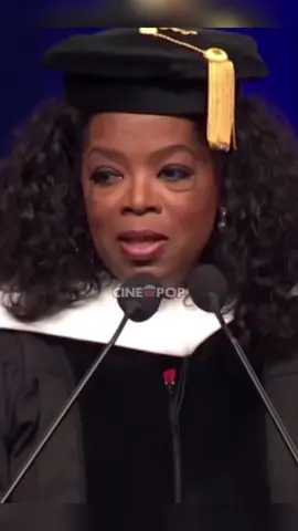 Diacurso emocionante Oprah Winfrey de formatura  #oprah #winfrey #discurso  #tiktokmefezassistir #meme #viral #viralavideo #entretenews #interview   #emocionante  #trending #fy #fyp 