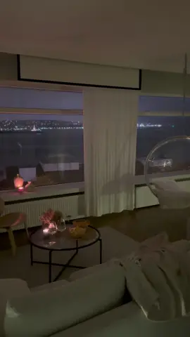 Gettin‘ # in Istanbul 📽️🤍🕯️ #istanbul #bosphorus #fyp #fy #foryou #viral #travel #travelphotography #traveltok #vacation #girlstrip #friendship #sistergoals #soulmates #goodtimes #goals #mygirls #forever #airbnb 