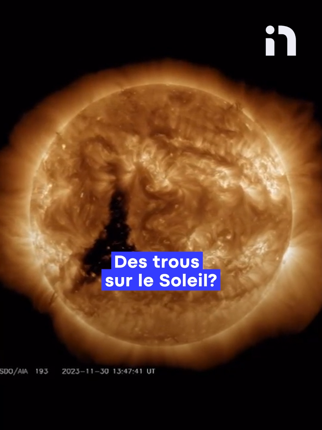 Un trou gros comme 60 fois la Terre, a été capté sur le Soleil par un télescope de l'Observatoire solaire et héliosphérique, le SOHO, le 2 décembre. C'est quoi ces phénomènes qui se produisent de plus en plus fréquemment? Evelyne a posé la question au directeur du Planétarium de Montréal. @espacepourlavie #espace #soleil  #noovoinfo #troucoronal #coronalhole #planétariumdemontréal