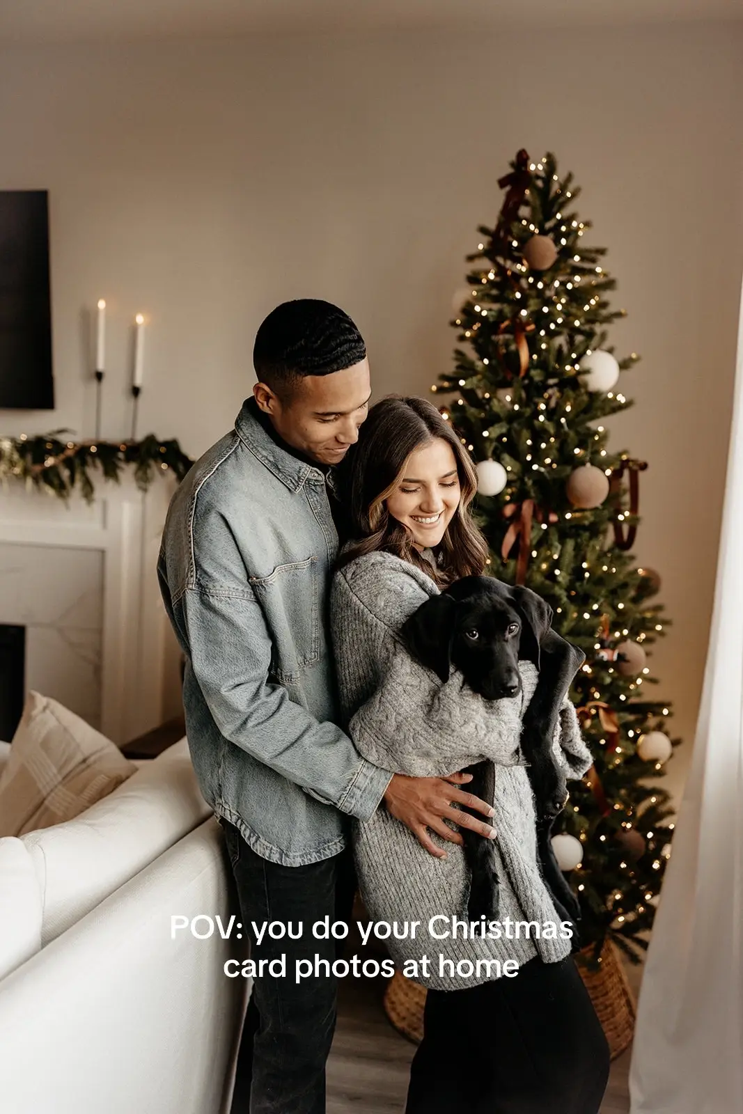 Getting our christmas cards done in our home was the best decision — highky highly recommend. 🥹 thank you @snezmphoto  #christmascard #familychristmascard #christmascardideas #christmascardideas #couplechristmasphotos #athomeshoot #cozycoupleshoot #cozyhome #homeshoot 