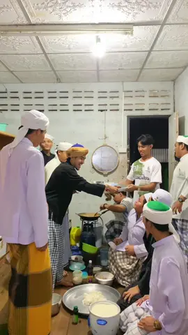 วิถีเด็กปอเนาะ โต๊ะปาเกร์สุเหร่าเขียว 👳🏼🥰👳‍♀️  #โต๊ะปาเกร์น้อย #ปอเนาะสุเหร่าเขียว #ilmu #islam #fyp #CapCut 
