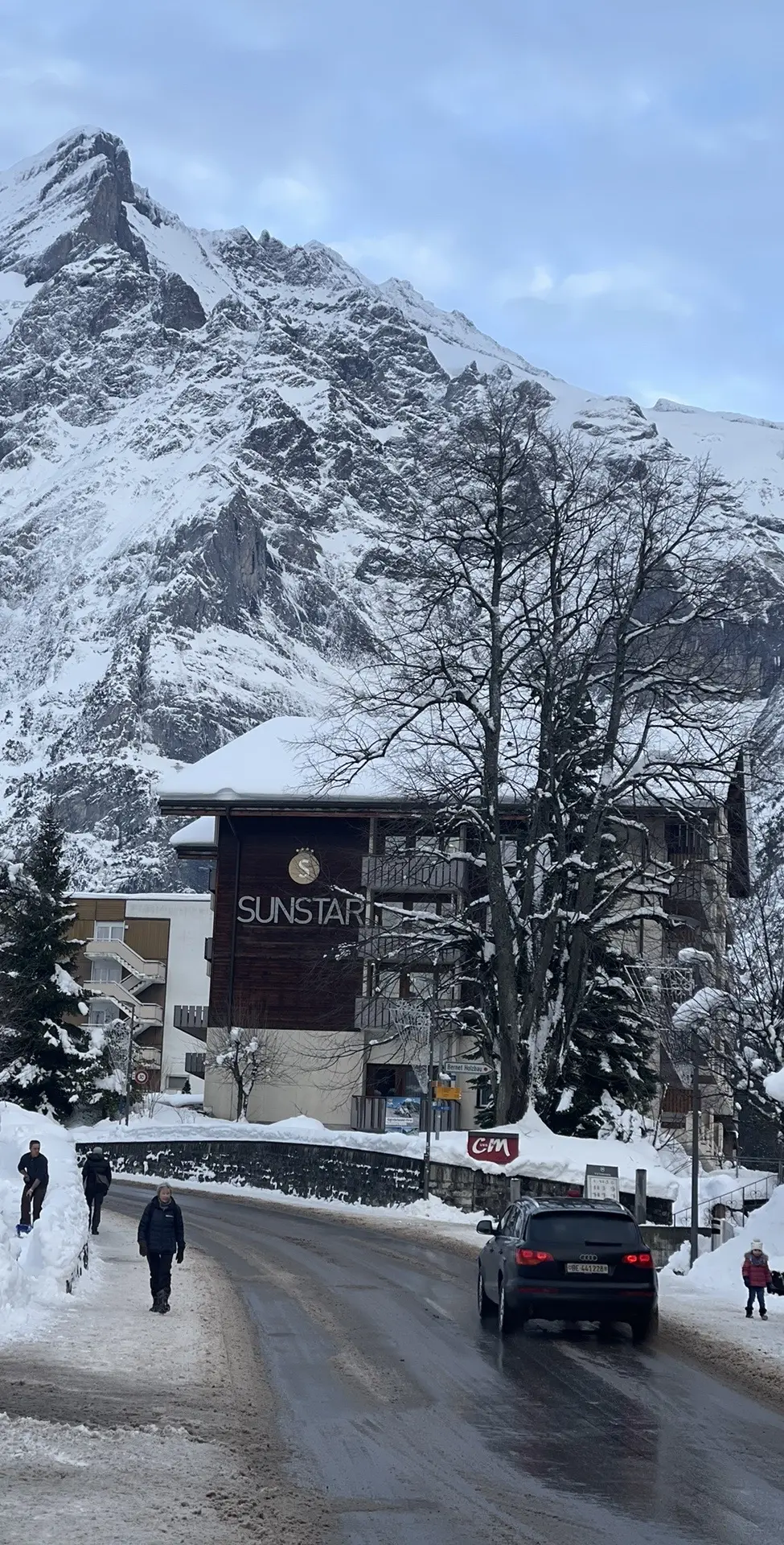 من القرى الجميله في سويسرا جريندلفالد 🇨🇭 #سويسرا🇨🇭 #جريندلفالد #سفر_سياحة #ديسمبر