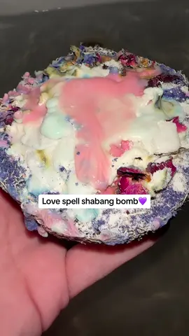 #soapytreats @SoapyTreats #m3mbersonly love spell shabang bomb! Natural loofah,almond milk,roses, and shae butter soap infused with amazing oils,vitamins and smells!