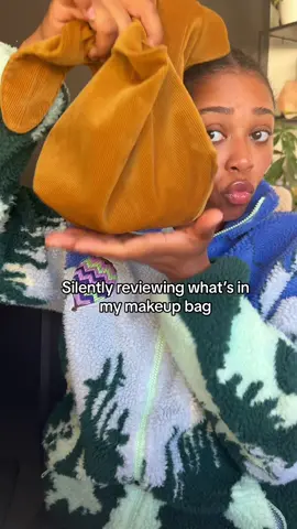 Can you tell i love my tarte lippie? Lol 😂#whatsinmybag #silentreview #newmakeup 