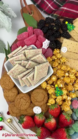 Holiday movie night sweets board! 🍫♥️ #christmasideas #christmasdessert #christmasfood #christmasbaking #Chocolate 