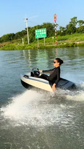 Kart Boat，The waves are coming out #surfing #rushwave #jetsurfboard# Kart Boat