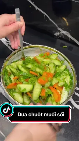 Dưa chuột góp ăn mùa nào vẫn cứ là ngon #xuhuong #tiktok#naucungtiktok #mongngon #duachuotmuoi #amthuc #viral #linhthichnauan 