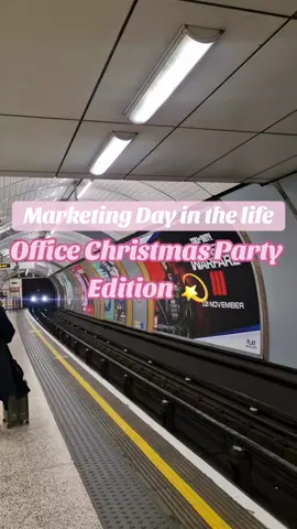 Cute little christmassy day 😊🎄 #punjabiartists #punjabicontentcreator #londonlifestyle #londonbarscene #londoncity #dayinthelifemarketing #marketinggirlies #marketinggirl #londonmarketing #corporatechristmasparty #christmasparty2023 #dayinthelifevlogs #spendthedaywithmevlog #thingstodoinlondon2023 #thingstodoinlondon #londoncitylife #marketingdayinmylife #corporatedayinthelife #corporatedayinmylife #corpratelife #corporategirlies 