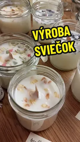 Ako na to? Ja som zvolila čisto prírodnú cestu + je to môj prvý pokus 😇 #vyroba #handmadegifts #handmadecandle #sviecky #sviecka #vyrobasvicek #vanoce #vianoce #darceky #odsrdca #vyrobsi #prirodne #ekobio #akonato 