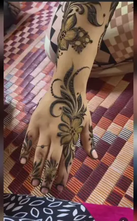 #hennaarts #london #xine #cilaan 