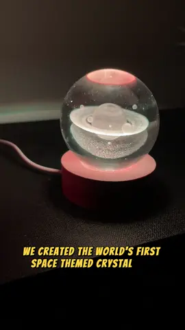 This crystal ball is just insane 🤯 #fyp #astronomy #saturnlamp #christmasgiftideas 