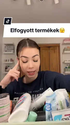 Hu gyerekek ez jo hosszu lett😂#foryou #_mbyvick8y_ #hungariantiktokgirl #hungarianmakeupgirl #elfogytak #elfogyotttermekek #skincare #bodycare #makeupproducts 