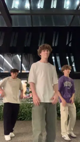Oh jadi ini yg punya gerakan, di fyp sliweran mulu 🥺 #jerseyclub #viral #dance 