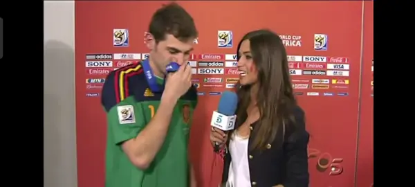 Lo que jamás me va a pasar... @Iker Casillas @ #besoikerysara #mundial2010 #ikercasillas #saracarbonero #futbol #wakawaka