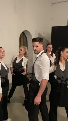 i don’t know what it is, but it makes me dance lik this 😀👀🔥  POV: had a FLASHMOB today 🩶👀 #dance #dancer #superstar #flashmob #flashmobdance #jamelia #dancechallenge #choreo #trending #trend #viral #fyp #fypシ #foryou @Sabina Daniela Bažan 