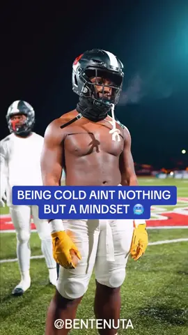 Could you do this? 😳😱 (Via @Ben Tenuta ) #mindset #mindsetmotivation #cold #football #highschoolsports #football #highschoolfootball #builtdifferent #tuff 