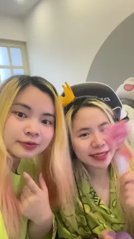 Một vài món quà mình có được từ Hero dành tặng cho các bạn nhỏ tại Trường tiểu học Nậm Mòn - Lào Cai khi Kamui đi thăm em trong dự án từ thiện Nuôi Em, có cả những món quà từ Mèo Simmy, Mr Vịt và Phong Cận mà Mui chôm chỉa luôn mà không hỏi hihi #kamuitv #heroteam #tuthien 
