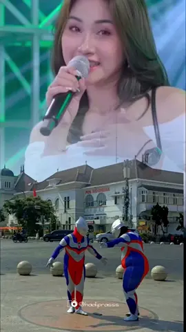 wayahe ultramen tampil 😅 #permatahati #dikesabrina #ultramentiktok #ultramenjoget #musikindonesia #musikviral #musik_story #fypシ゚viral #storywakeren #storywa #dangduttiktok #dangdutmania #storylagudangdut 