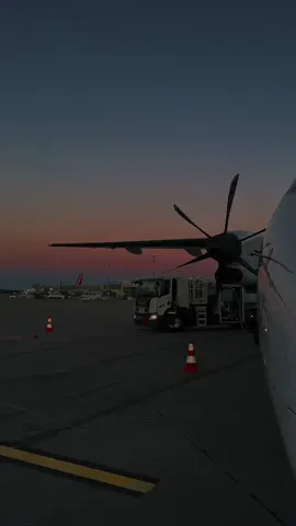 sunset departure #aviation #aviationtiktok #pilot #planes #aesthetic #dreamjob 